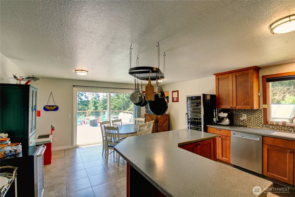 1054 NE Pennington Loop Coupeville WA 98239