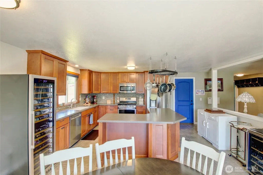 1054 NE Pennington Loop Coupeville WA 98239
