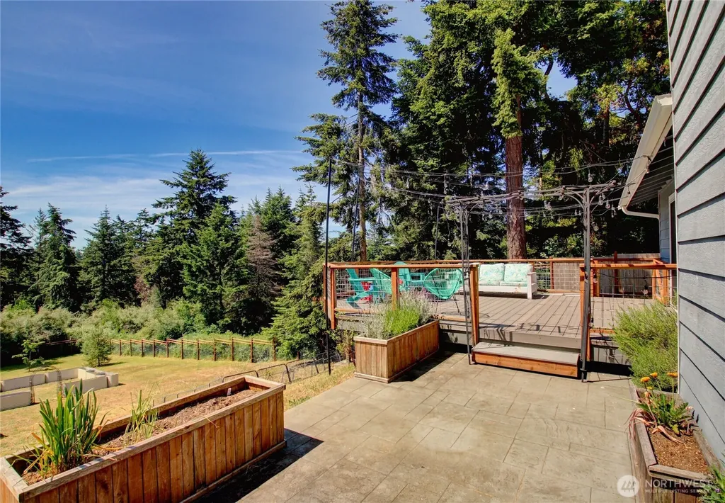 1054 NE Pennington Loop Coupeville WA 98239