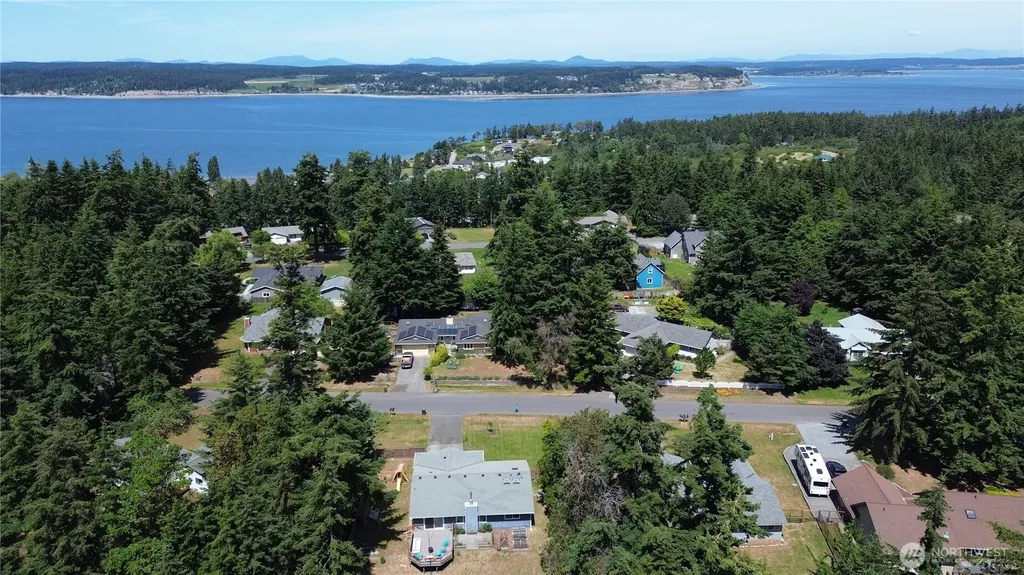 1054 NE Pennington Loop Coupeville WA 98239