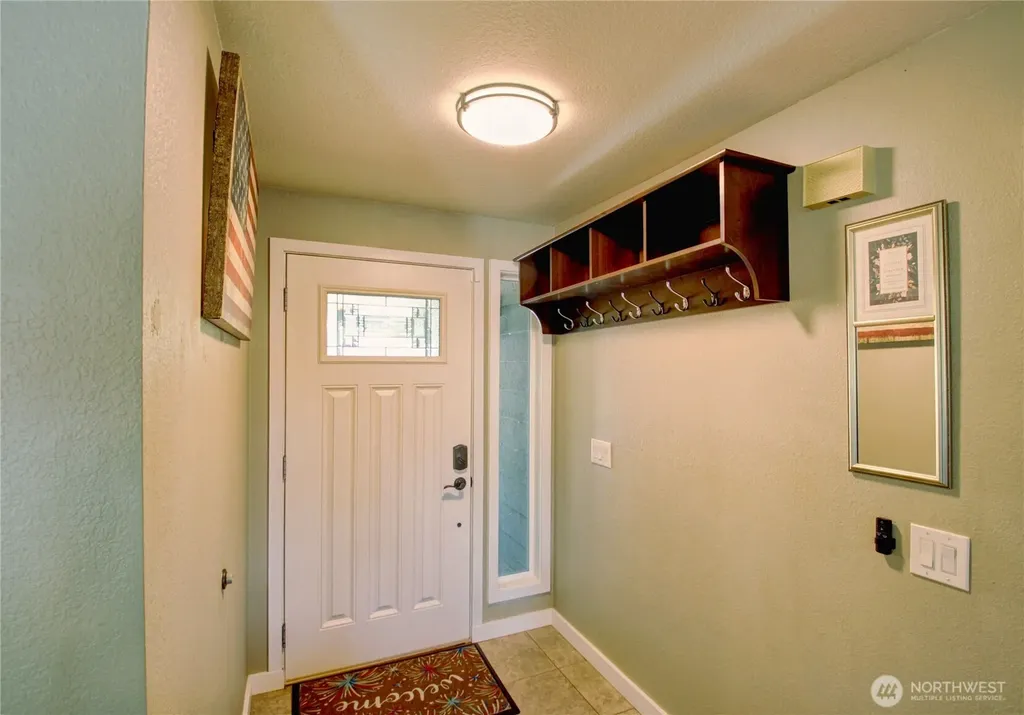 1054 NE Pennington Loop Coupeville WA 98239