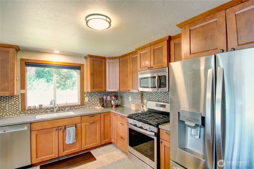 1054 NE Pennington Loop Coupeville WA 98239