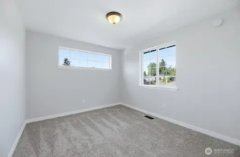 313 E 52nd Street Tacoma WA 98404