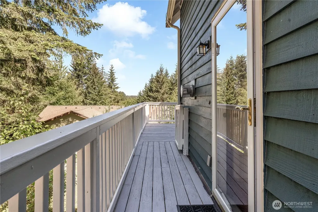 110 E Glacier Crest Road Grapeview WA 98546