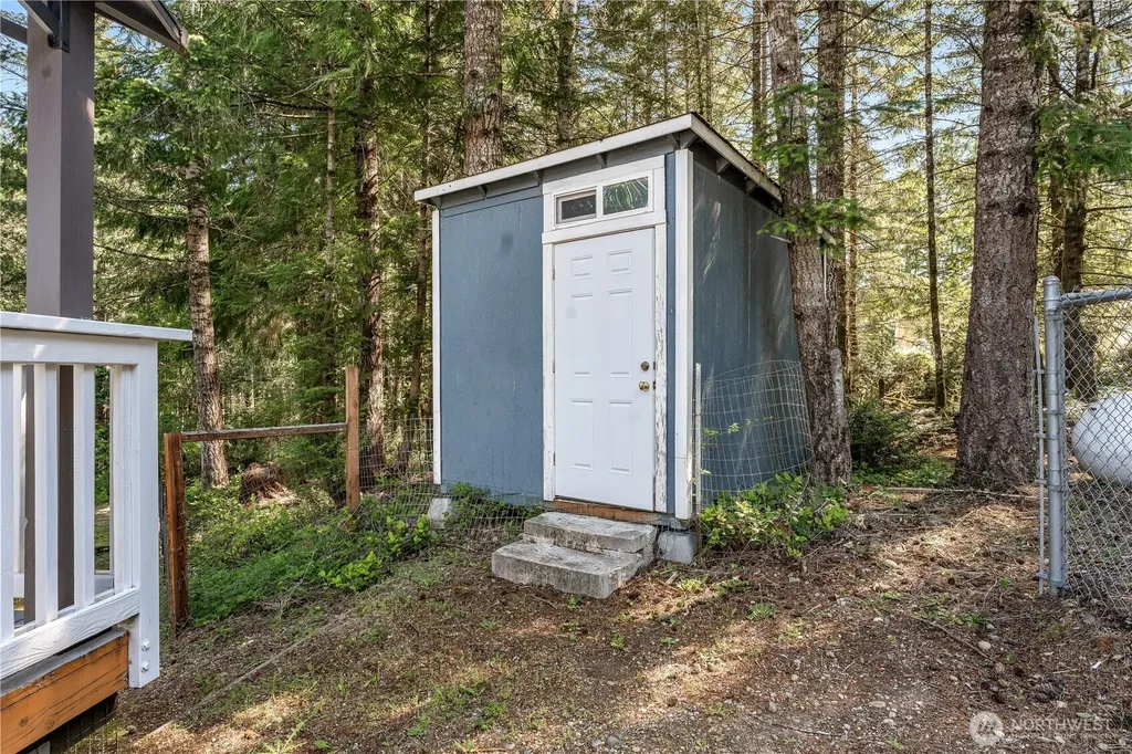 110 E Glacier Crest Road Grapeview WA 98546