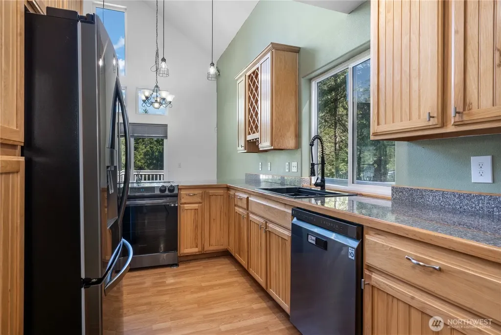 110 E Glacier Crest Road Grapeview WA 98546