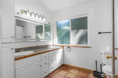 110 E Glacier Crest Road Grapeview WA 98546