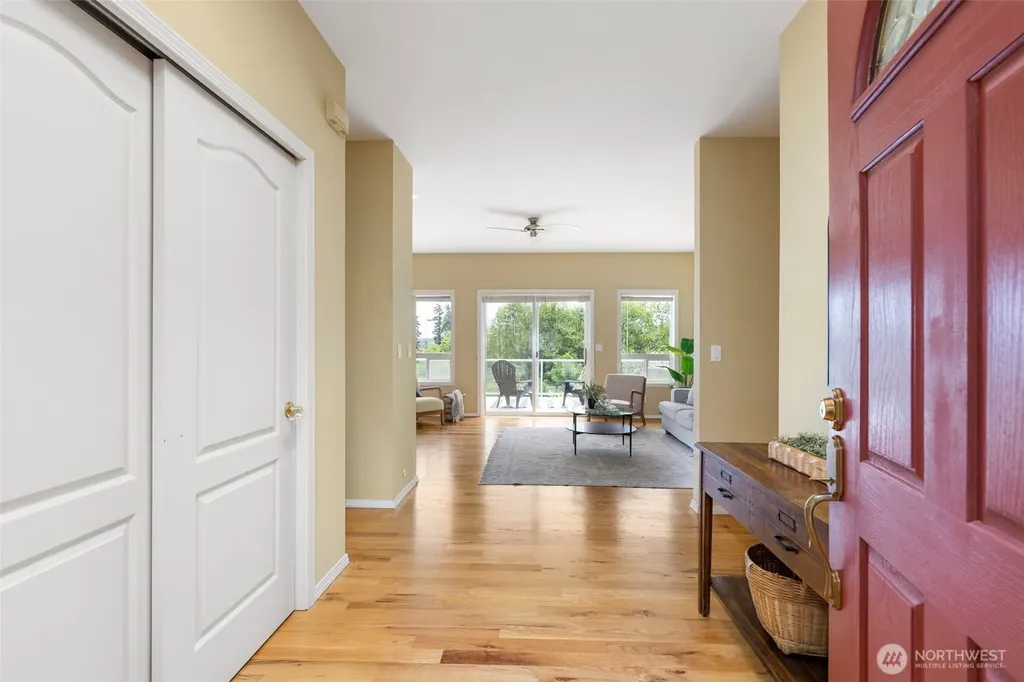 10566 Ogle Road NE Poulsbo WA 98370