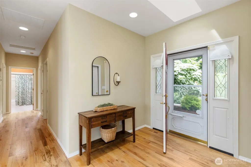 10566 Ogle Road NE Poulsbo WA 98370