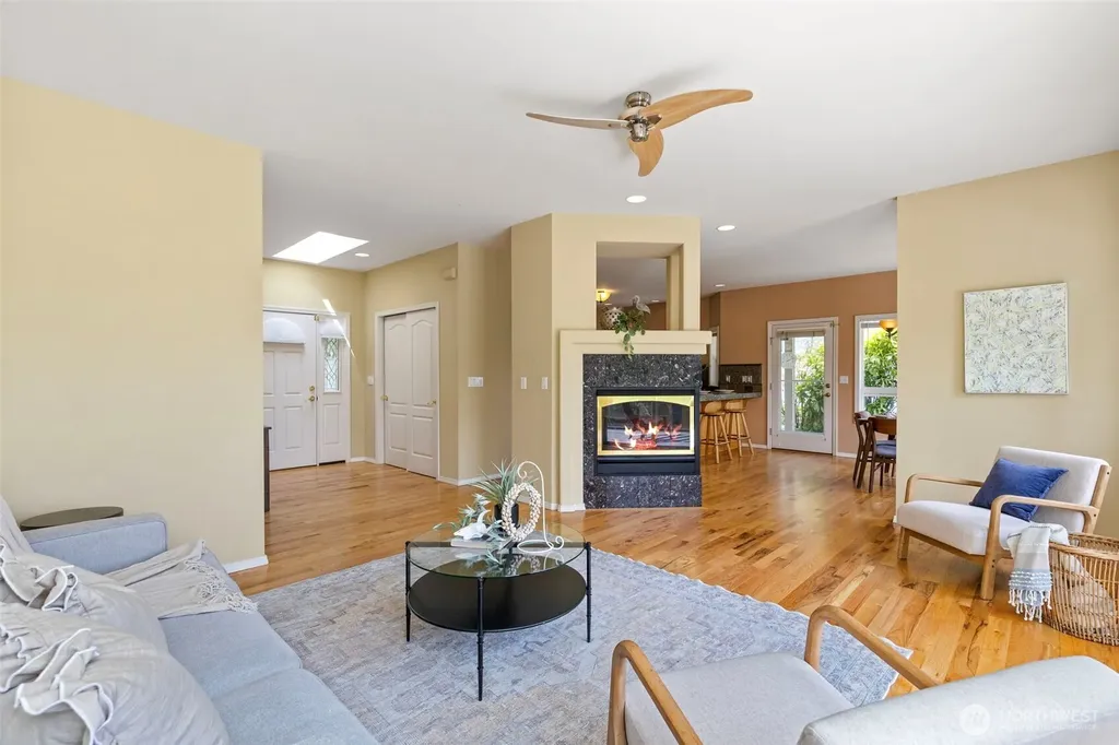 10566 Ogle Road NE Poulsbo WA 98370