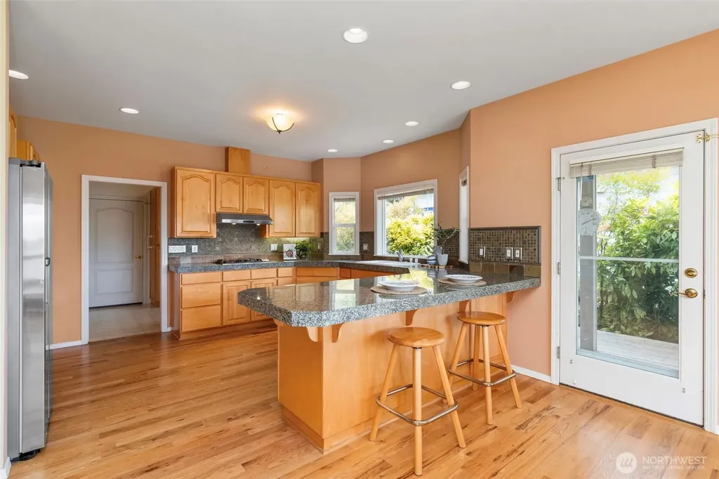 10566 Ogle Road NE Poulsbo WA 98370