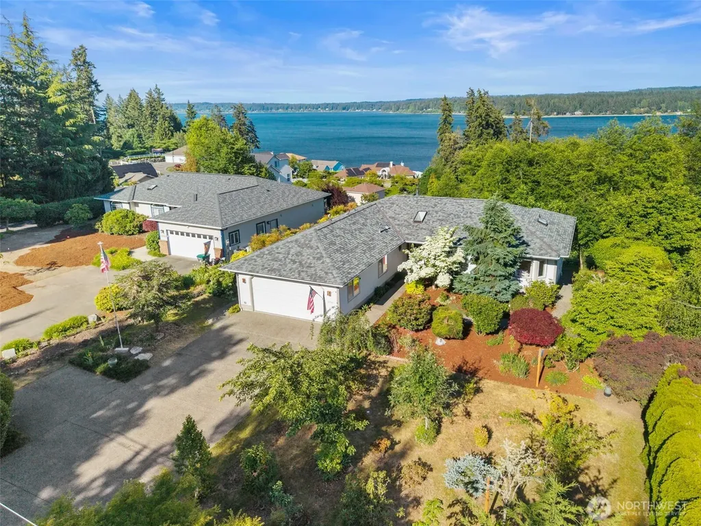 10566 Ogle Road NE Poulsbo WA 98370