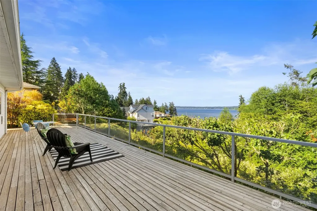 10566 Ogle Road NE Poulsbo WA 98370