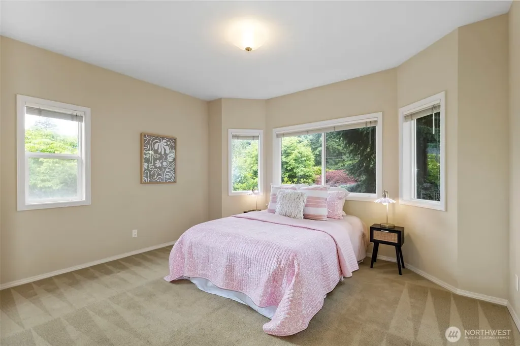 10566 Ogle Road NE Poulsbo WA 98370