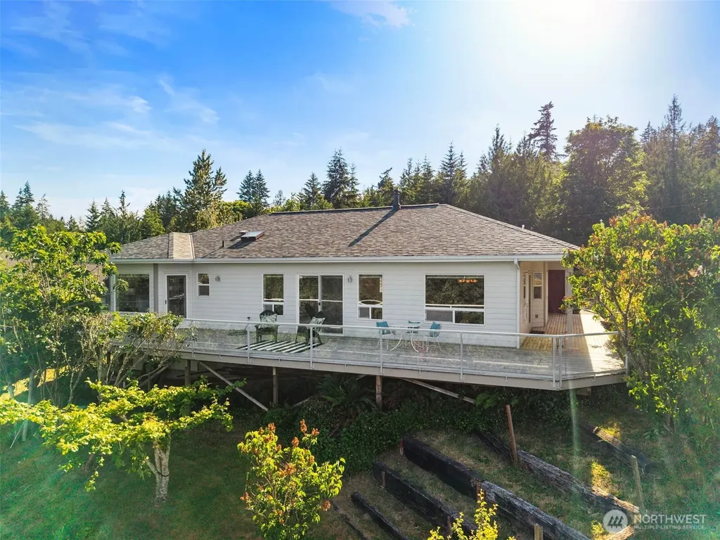 10566 Ogle Road NE Poulsbo WA 98370