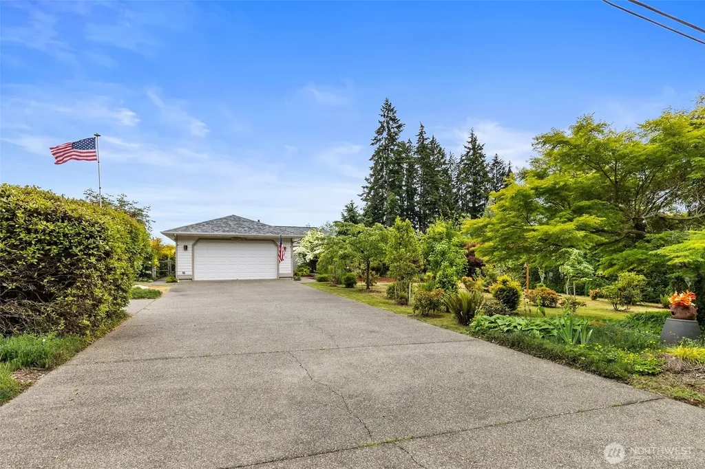 10566 Ogle Road NE Poulsbo WA 98370