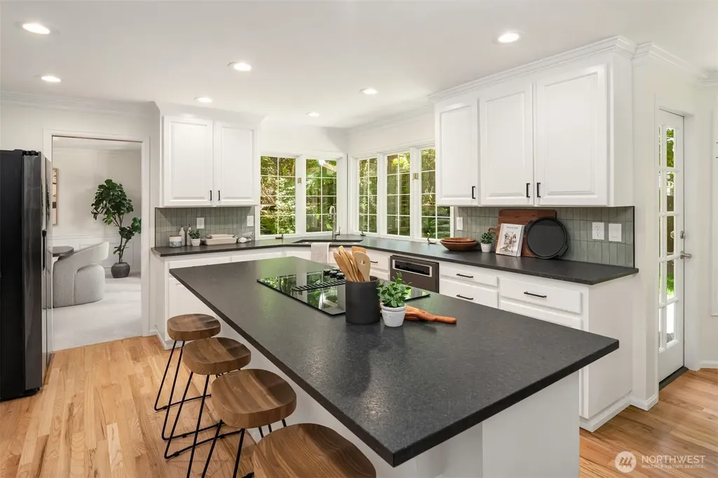 19862 NE 126th Place Woodinville WA 98077