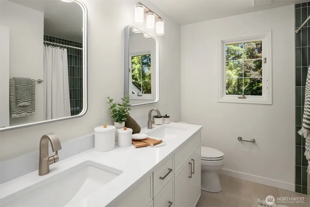 19862 NE 126th Place Woodinville WA 98077