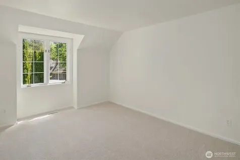 19862 NE 126th Place Woodinville WA 98077