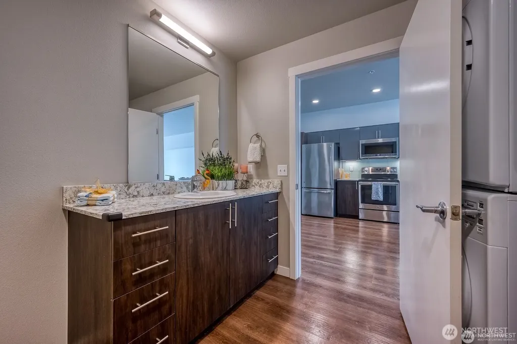 1085 103rd Avenue NE Bellevue WA 98004