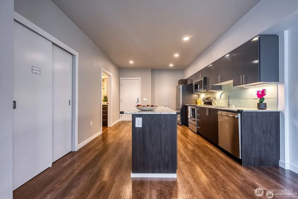 1085 103rd Avenue NE Bellevue WA 98004