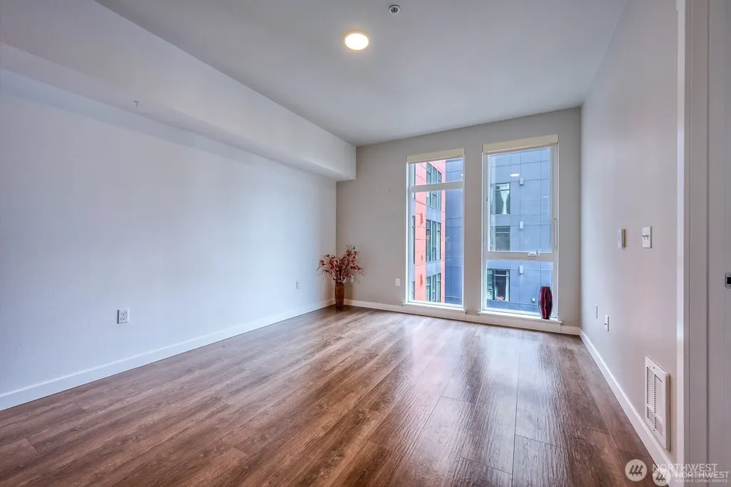 1085 103rd Avenue NE Bellevue WA 98004