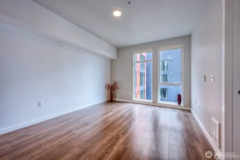 1085 103rd Avenue NE Bellevue WA 98004