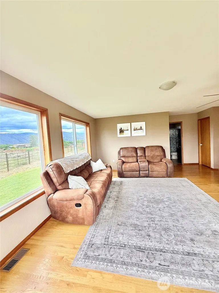 225 Robinson Canyon Road Omak WA 98841