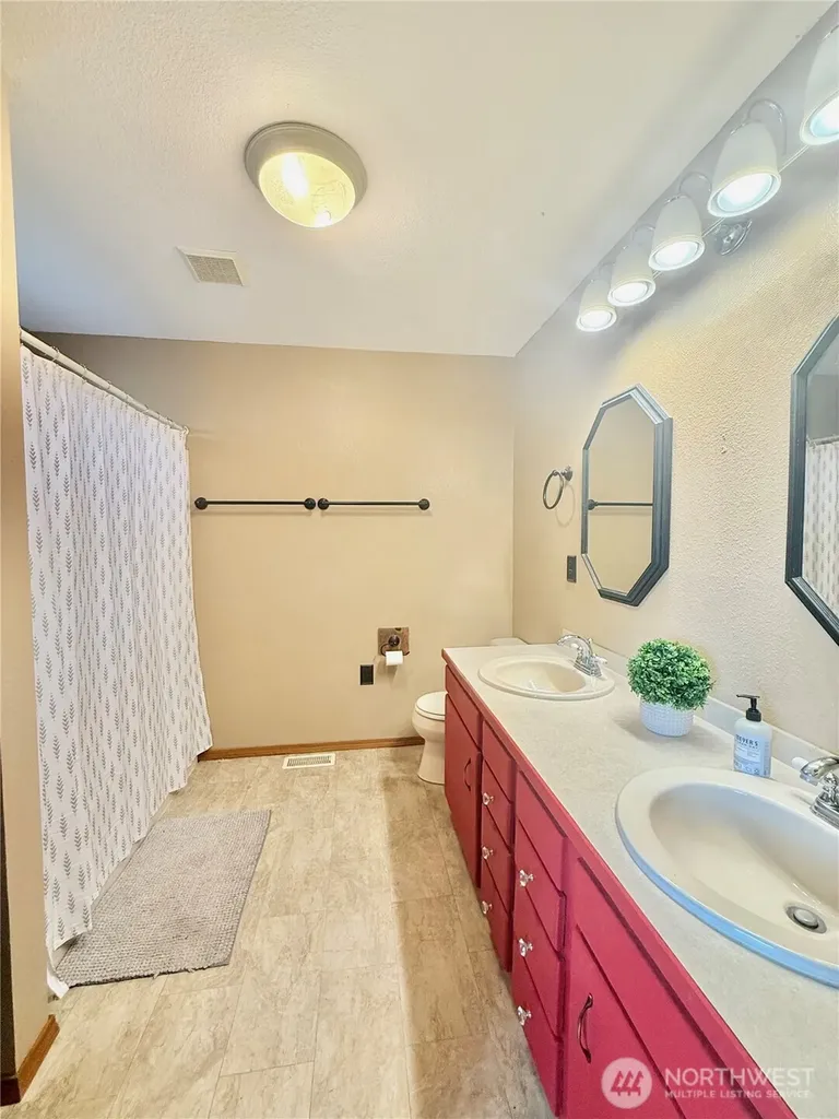 225 Robinson Canyon Road Omak WA 98841