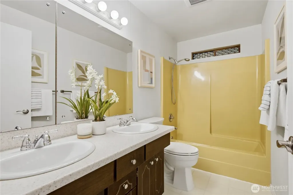 1011 179th Place NE Bellevue WA 98008