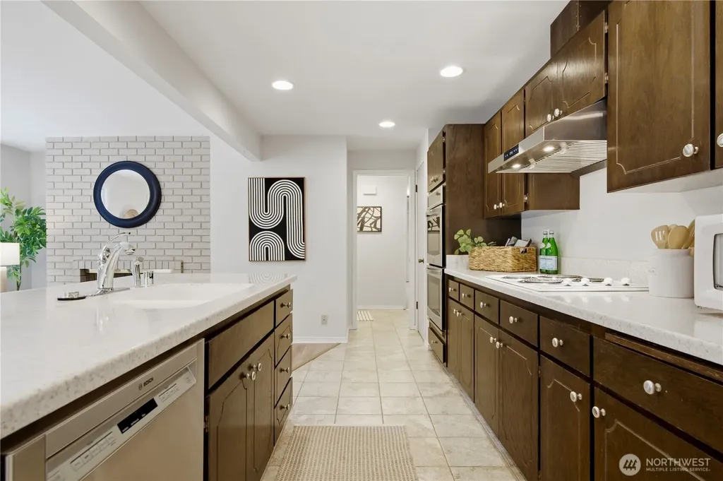 1011 179th Place NE Bellevue WA 98008