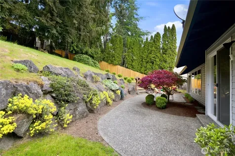 1011 179th Place NE Bellevue WA 98008