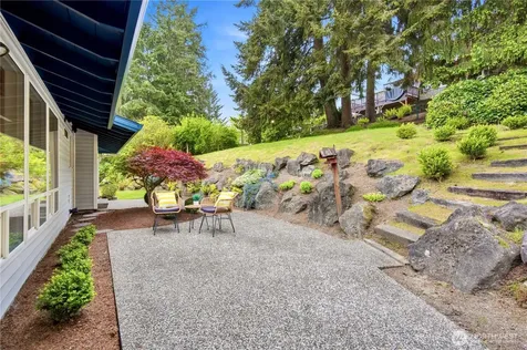 1011 179th Place NE Bellevue WA 98008