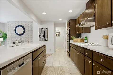 1011 179th Place NE Bellevue WA 98008