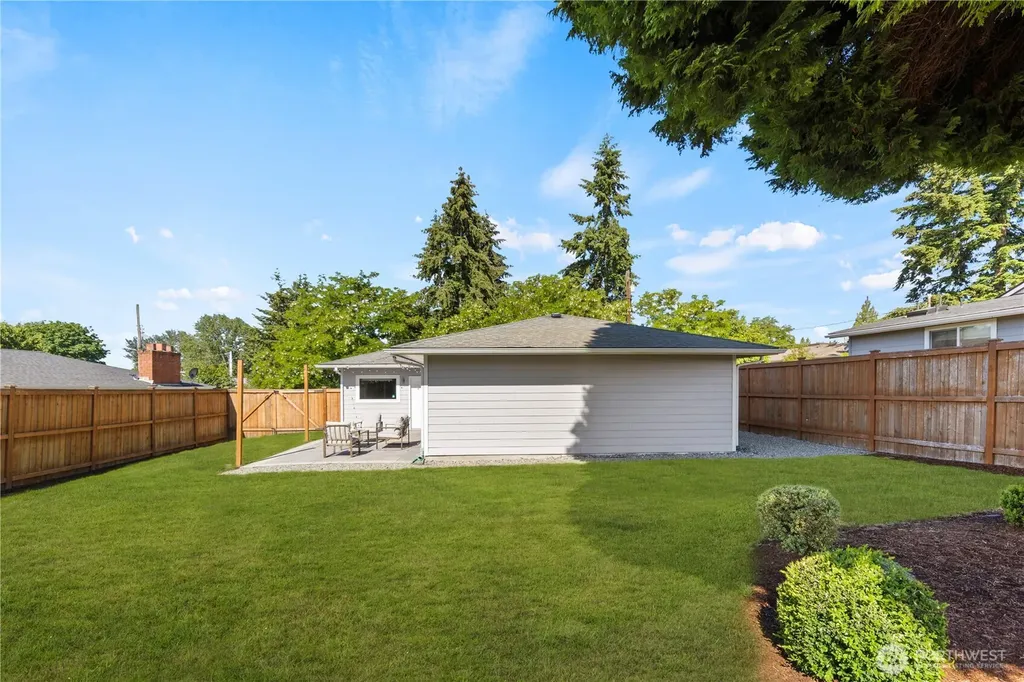 2147 NE 12th Street Renton WA 98056
