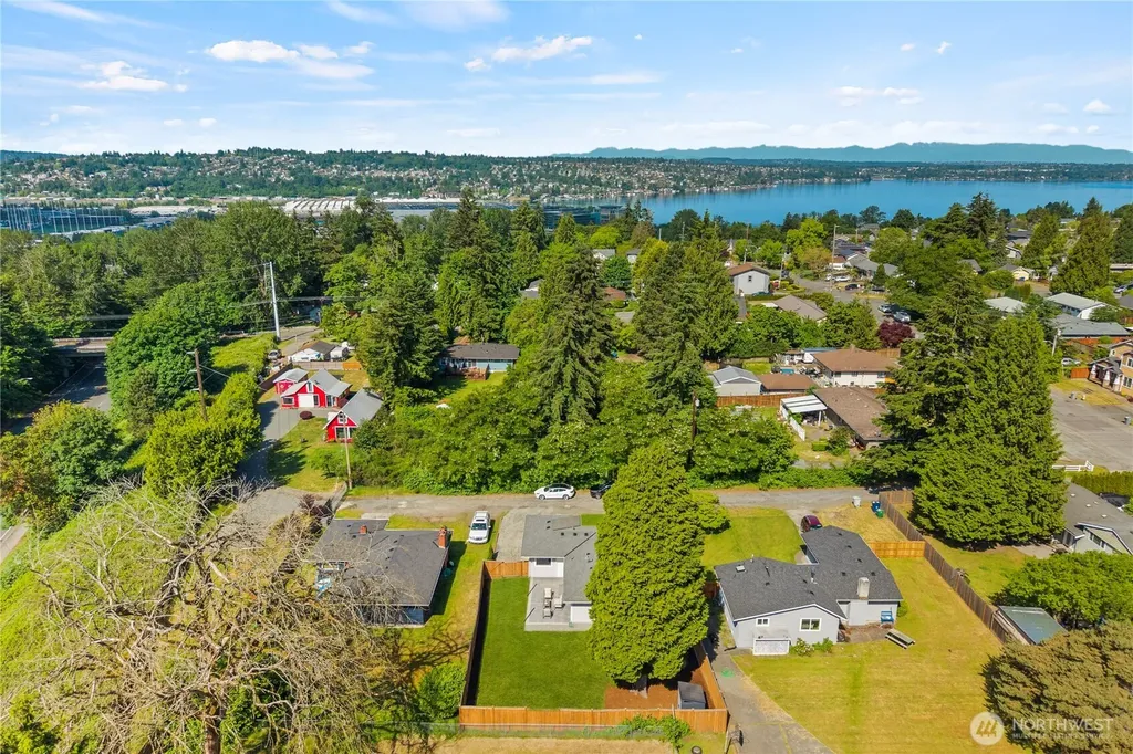 2147 NE 12th Street Renton WA 98056