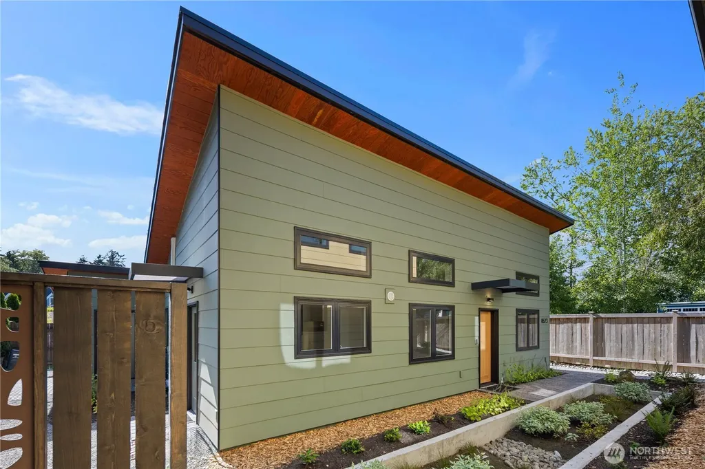 8623 30th Avenue SW Seattle WA 98126