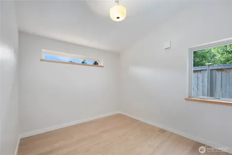 8623 30th Avenue SW Seattle WA 98126