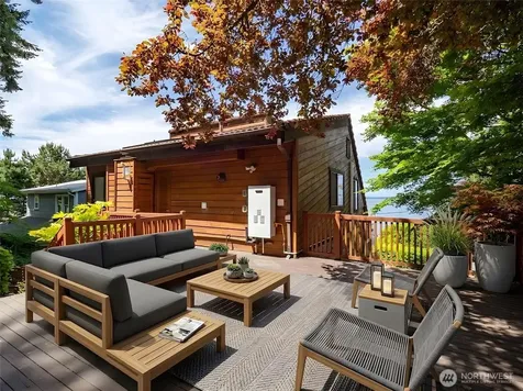 2364 Hobart Avenue SW Seattle WA 98116