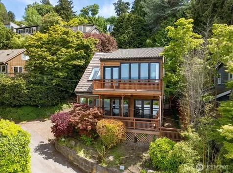 2364 Hobart Avenue SW Seattle WA 98116