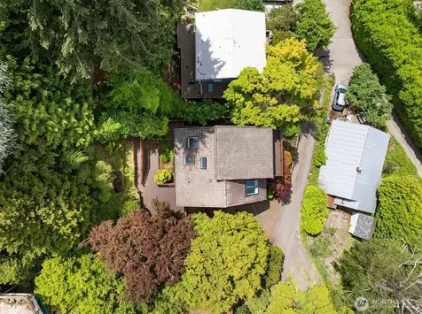 2364 Hobart Avenue SW Seattle WA 98116