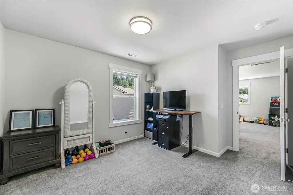 205 Roberts St NE Orting WA 98360