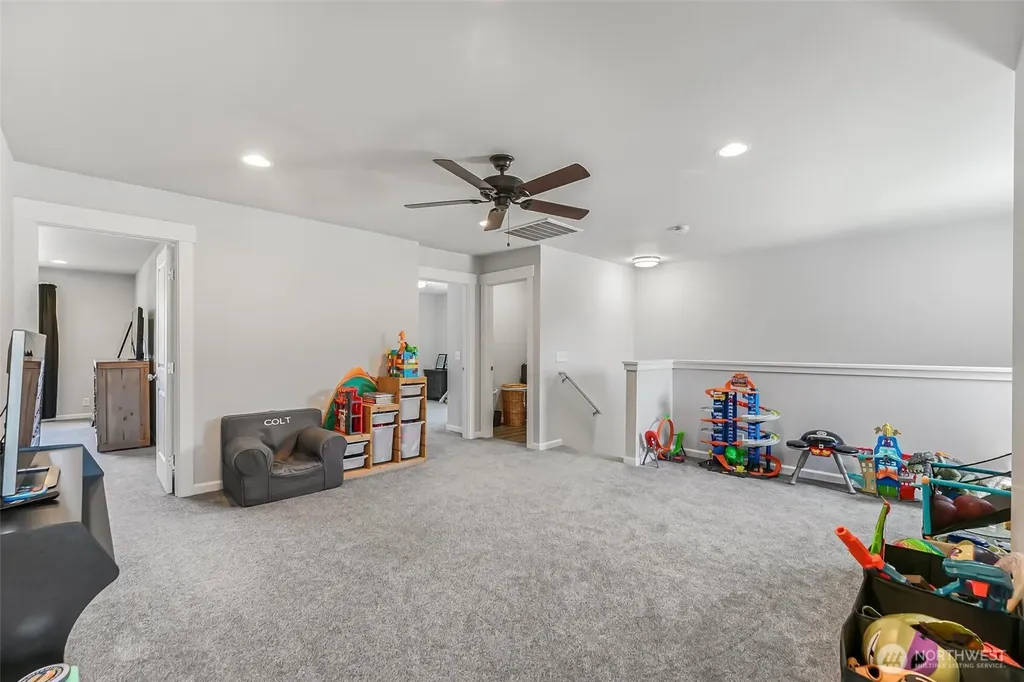 205 Roberts St NE Orting WA 98360