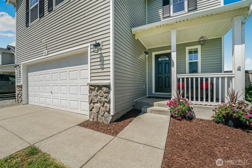 205 Roberts St NE Orting WA 98360