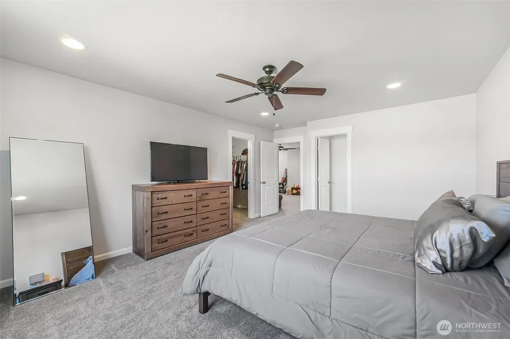 205 Roberts St NE Orting WA 98360