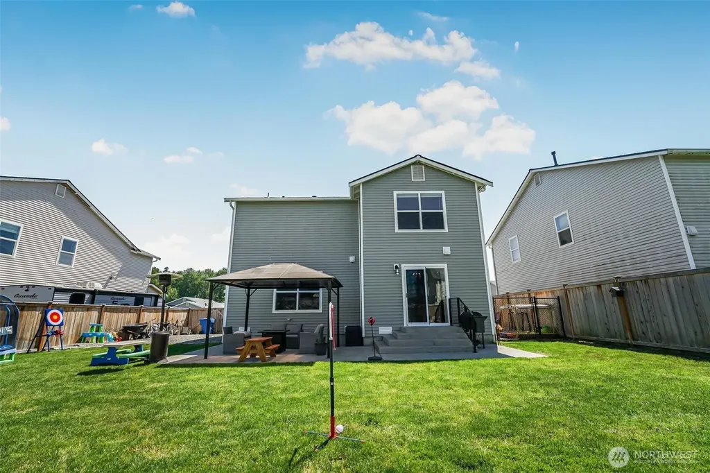 205 Roberts St NE Orting WA 98360