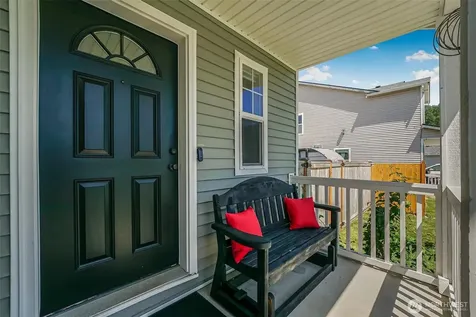 205 Roberts St NE Orting WA 98360
