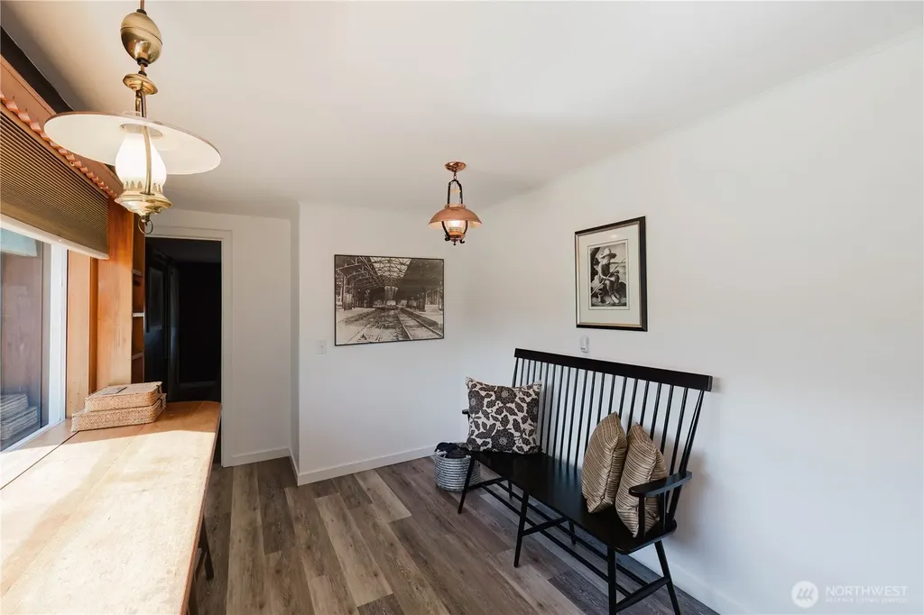 3262 Beach Drive E Port Orchard WA 98366