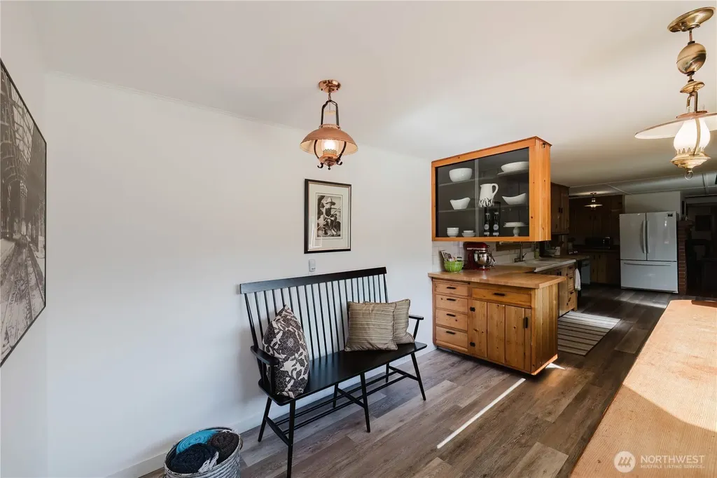 3262 Beach Drive E Port Orchard WA 98366