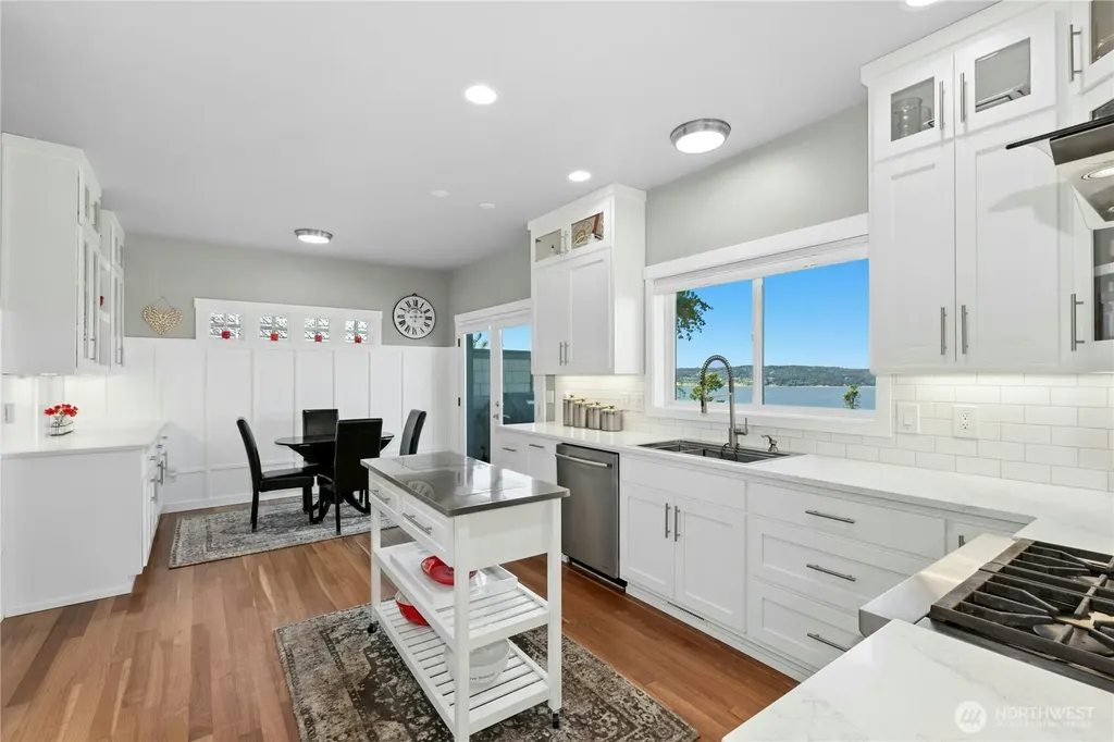 407 Vanderlin Drive Camano Island WA 98282